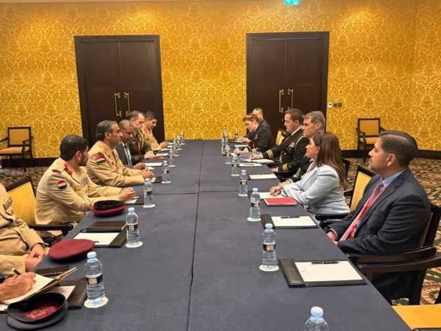 بن عزيز يبحث في المنامة مع قيادات دولية وإقليمية تعزيز التعاون العسكري ودعم جهود استقرار اليمن