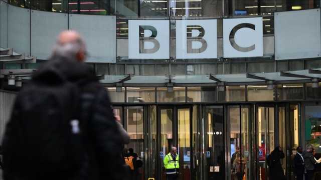 ترامب يقاضي BBC ويطالبها بتعويضات تصل إلى 5 مليارات دولار.. ما القصة؟