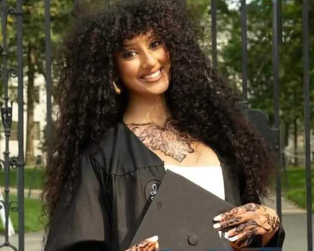 ليلى ناشر.. شابة يمنية أمريكية تحصل على منحة مارشال المرموقة