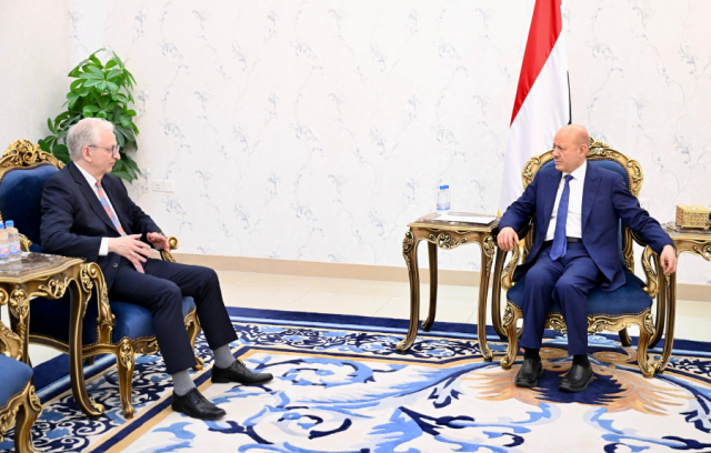 العليمي يبحث مع السفير الألماني دعم الإصلاحات ووقف تدفق السلاح الإيراني للحوثيين