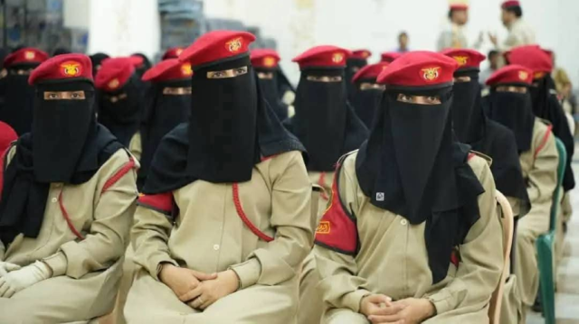 الشرطة العسكرية بمحافظة مأرب تبحث تعزيز دور العنصر النسائي في المهام الأمنية والعسكرية