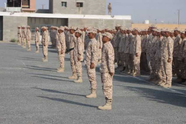 بعد اعلانها من مأرب وزير الدفاع يدشن الكلية الحربية من عدن