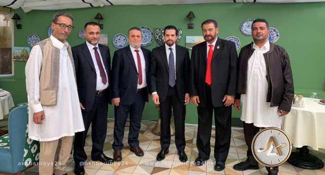 خلال لقائه قيادات ووجهاء من المنطقة الغربية..الأمير السنوسي يناقش جهود استعادة المملكة الليبية 