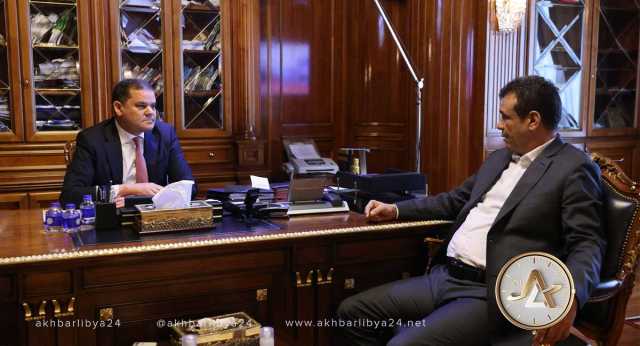 ضمن مشروعات التنمية في الجنوب.. الدبيبة يوجه بمعالجة العوائق أمام صيانة طريق “غات – أوباري”