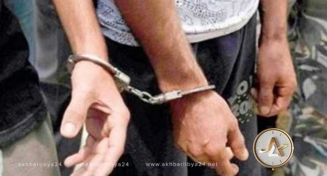 التحريات تضبط أربعة أشخاص سرقوا طيورًا غالية وأنابيب غاز من منزل في الفعكات 