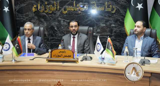الحكومة ولجنة برلمانية وعمداء ومشايخ الجبل الأخضر يناقشون مستجدات ملف الإعمار