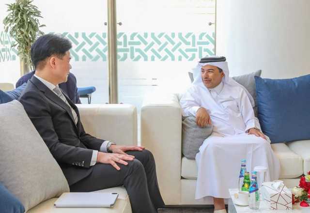 رئيس محكمة الاستثمار والتجارة يجتمع مع وفد من جمعية القانون في هونغ كونغ