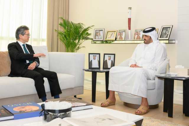 رئيس اللجنة الأولمبية القطرية يجتمع مع سفير اليابان لدى الدولة