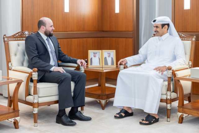وزير الدولة لشؤون الطاقة يجتمع مع نظيره السوري