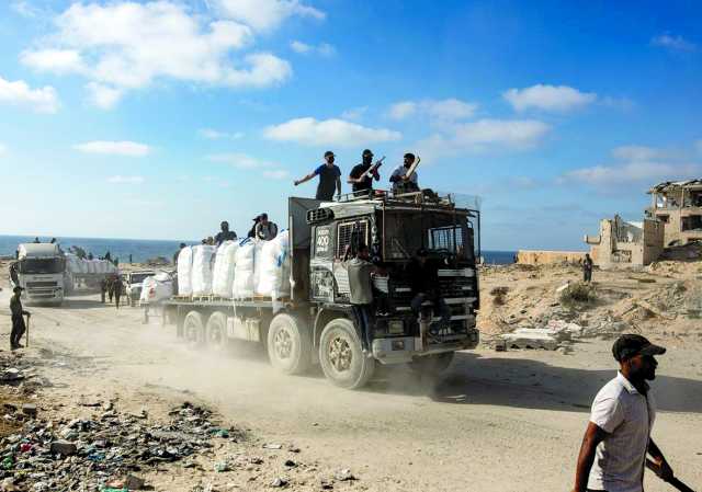 أول شحنة طبية تصل القطاع منذ مارس