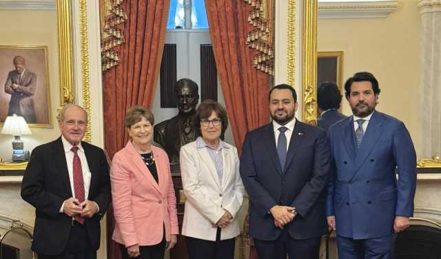 وزير الدولة بوزارة الخارجية يجتمع مع رئيس لجنة الشؤون الخارجية وأعضاء بمجلس الشيوخ الأمريكي