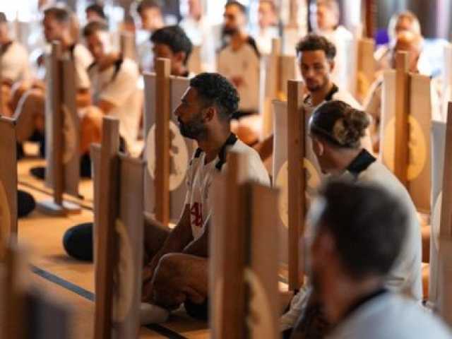 صلاح يختتم جولة الإعداد برسالة 'ملهمة' تثير الجدل