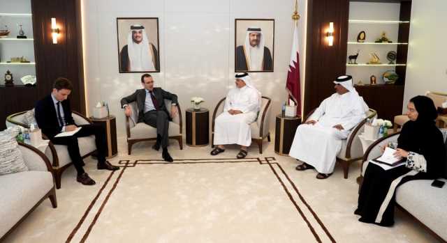 وزير البيئة والتغير المناخي يجتمع مع السفير الفرنسي