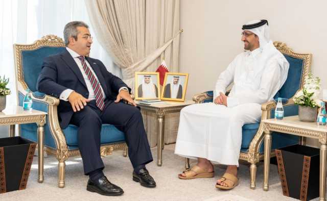 وزير العدل ووزير الدولة لشؤون مجلس الوزراء يجتمع مع السفير المصري