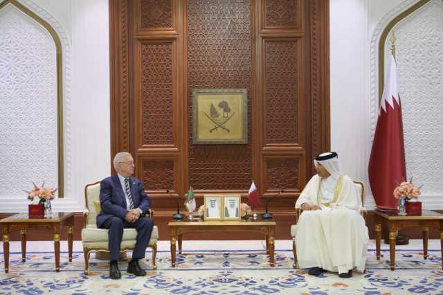 رئيس مجلس الشورى يجتمع مع رئيس مجلس الأمة الجزائري