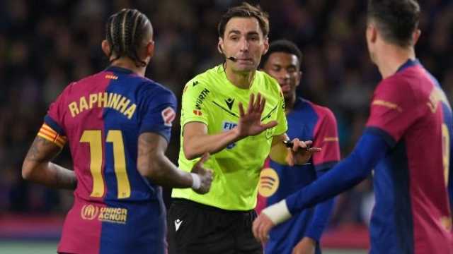 الكشف عن حكم نهائي كأس ملك إسبانيا بين برشلونة وريال مدريد