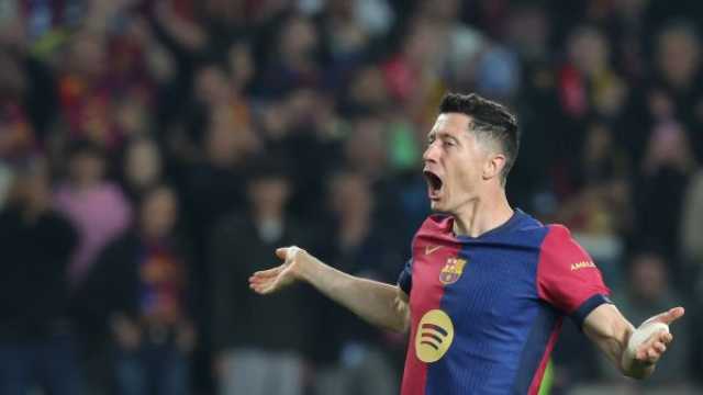 ليفاندوفسكي يحذر زملاءه في برشلونة: ربع نهائي الأبطال لم يُحسم بعد