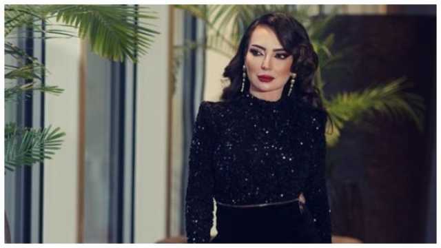 أمل عرفة تكشف عن موهبة ابنتها مريم بالغناء.. فيديو