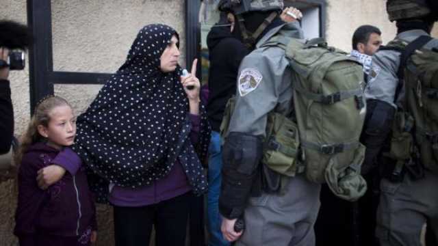 قوات الاحتلال تعتدي بالضرب المبرح على 4 سيدات فلسطينيات