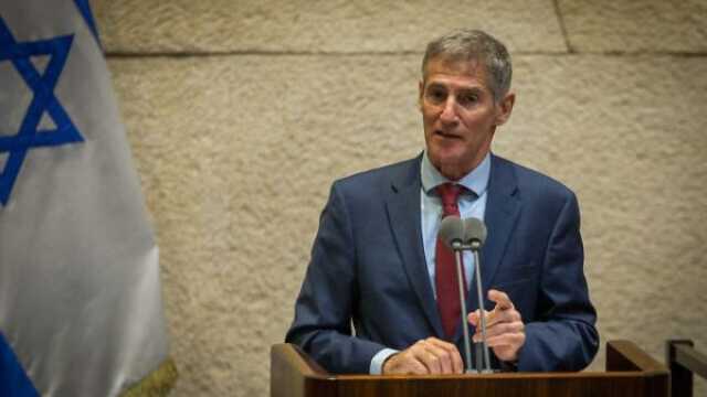 زعيم الحزب الديمقراطي يشعل الأوساط الإسرائيلية بتصريحات معادية للحكومة والجيش