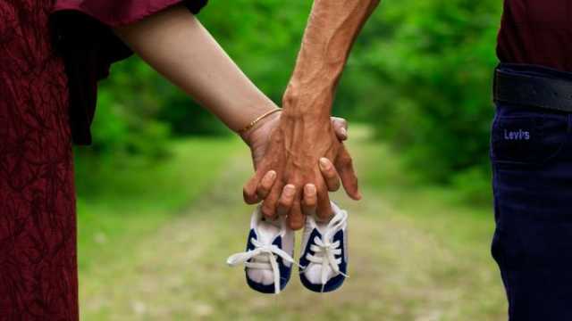 إيران: صرف قروض للزواج ودعم الإنجاب