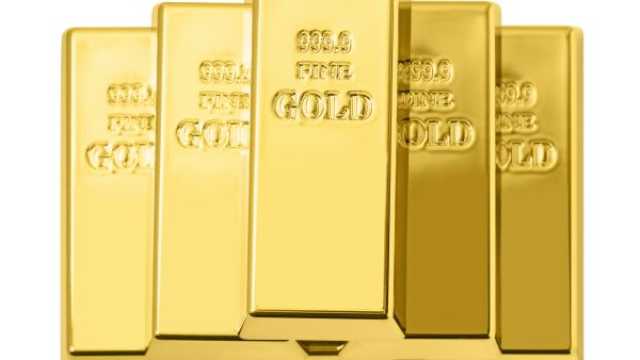أسعار الذهب تنتعش قليلاً في انتظار مؤشرات جديدة