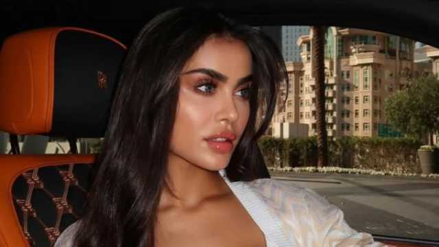 زوج الدكتورة يومي يشعل السوشال ميديا.. زفاف أسطوري من الماضي يُعاد إلى الواجهة!