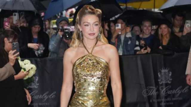 جيجي حديد تتألق بفستان ذهبي مستوحى من الأربعينيات في حفل Met Gala 2025