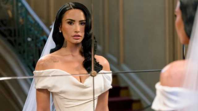 ديمي لوفاتو تعلن زواجها رسميًا.. في حفل زفاف رومانسي بكاليفورنيا