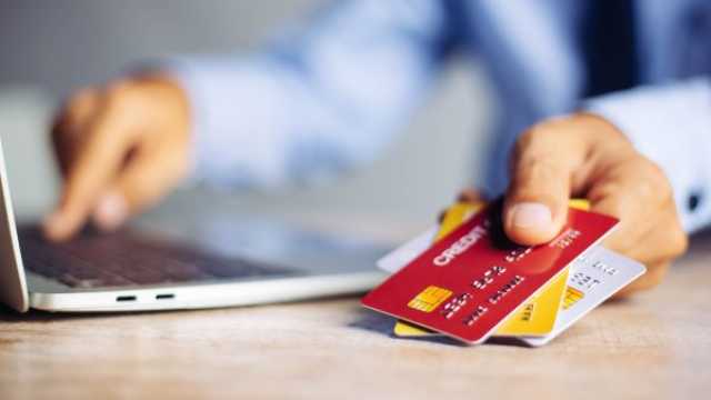 العراق: البطاقات الإلكترونية مهرب دولار بعد غلق الحوالات