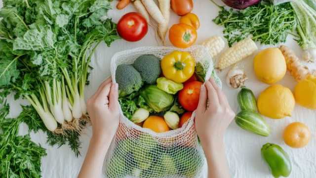 الأردن: 3341 طنًا من الخضار والفواكه تصل إلى السوق المركزي في عمان