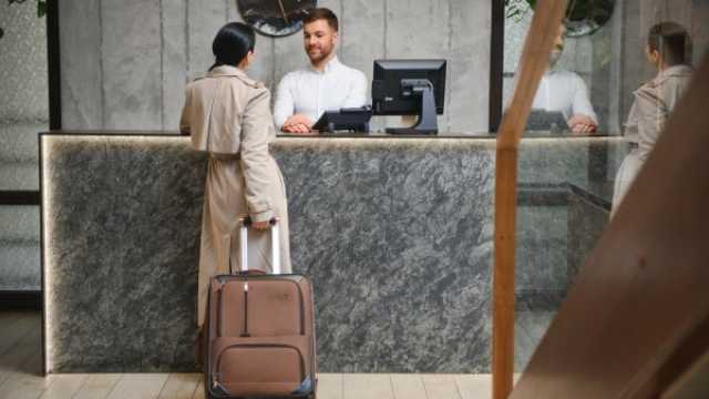 إطلالات أنيقة وعصرية تناسب رحلات السفر