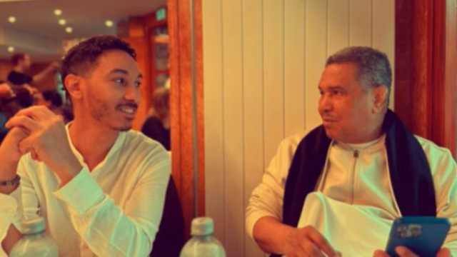 عبدالرحمن محمد عبده يكشف عن موهبته الفنية بتعاون مثير مع والده