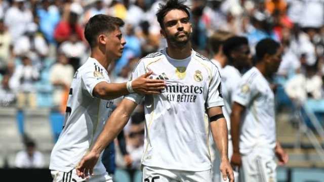 مستقبل أسينسيو على المحك: ألونسو يُبلغ ريال مدريد بضرورة التخلي عن المدافع الشاب