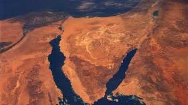 4 قتلى على الأقل من جراء انقلاب حفار بحري في خليج السويس