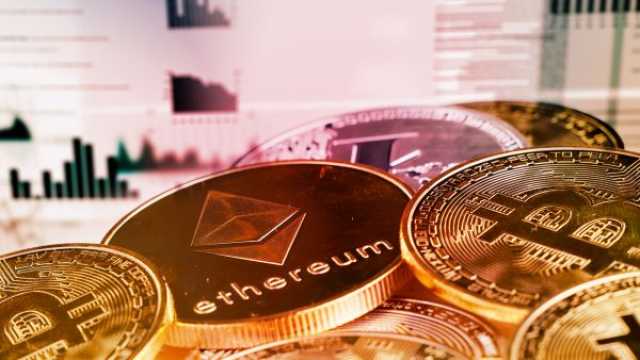 زلزال بقيمة 300 مليار دولار يضرب العملات الرقمية