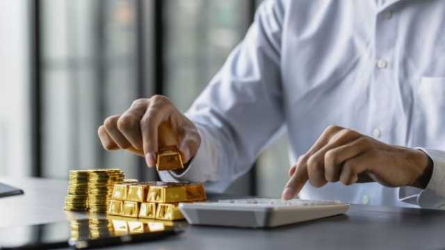 أسعار الذهب في استقرار مع تراجع الدولار