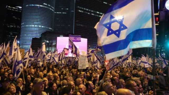 أزمة داخلية تهدد كيان الاحتلال.. باراك يدعو للعصيان المدني