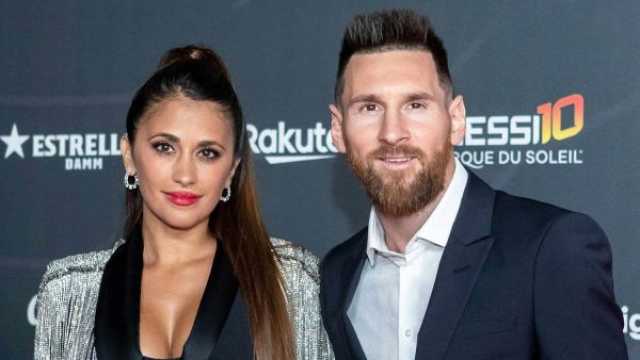 ميسي وأنتونيلا يتألقان تحت أضواء كولدبلاي بعد لقطة كاميرا القبلة المثيرة للجدل