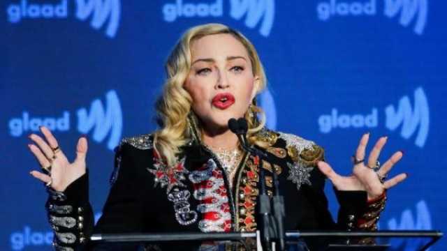 مادونا تُطلق نسخة تذكارية من Like a Virgin تكريمًا لمعجبيها الراحلين