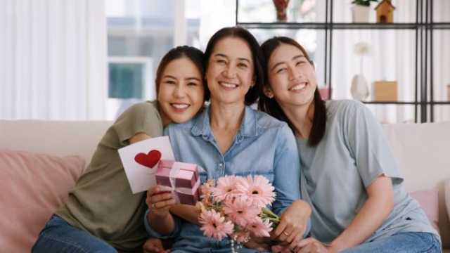 يوم الطفل الأوسط Middle child's day