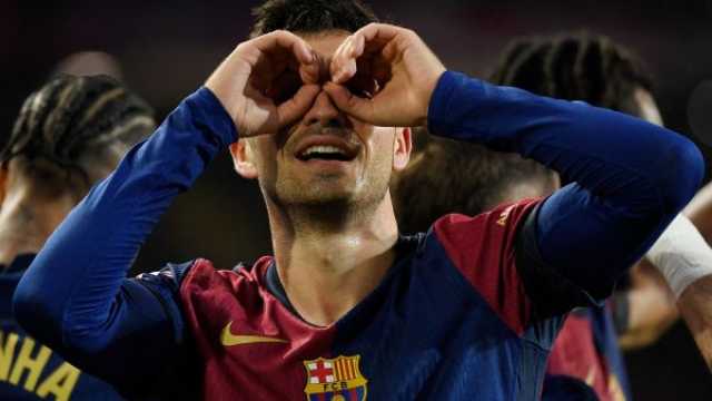 جماهير لاس بالماس تكرّم بيدري رغم ارتدائه قميص برشلونة