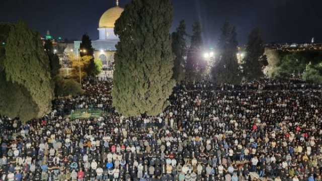 بالصور: 180 ألف يحيون ليلة القدر في المسجد الأقصى