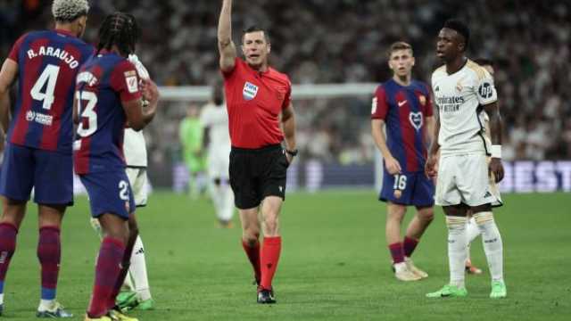 قبل الكلاسيكو..لماذا يخشى برشلونة من الحكم سيزار سوتو غرادو؟