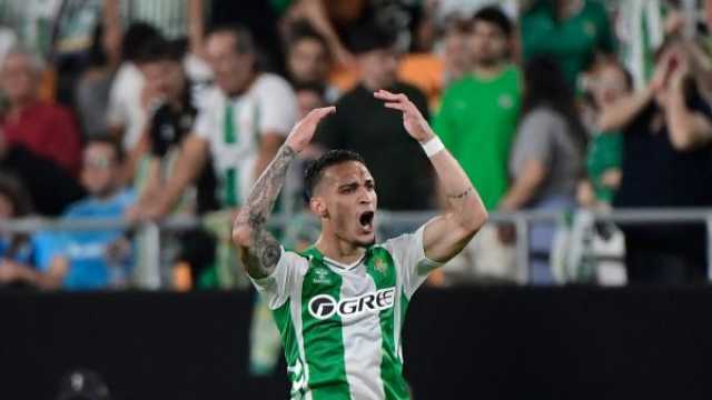 أنتوني يكشف: أتلتيكو مدريد حاول ضمي..لكن قلبي اختار ريال بيتيس
