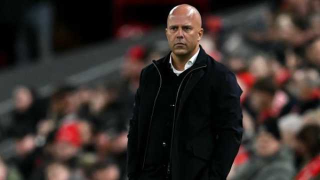 ليفربول يُعلن موقفه النهائي من إقالة آرني سلوت بعد هزيمة الكأس المذلة