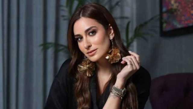 جدل الحلق يشعل السوشيال ميديا: أمينة خليل تلتزم الصمت ولميس الحديدي تردّ
