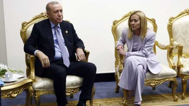بالفيديو: أردوغان يقنع رئيسة الوزراء الإيطالية بترك السجائر