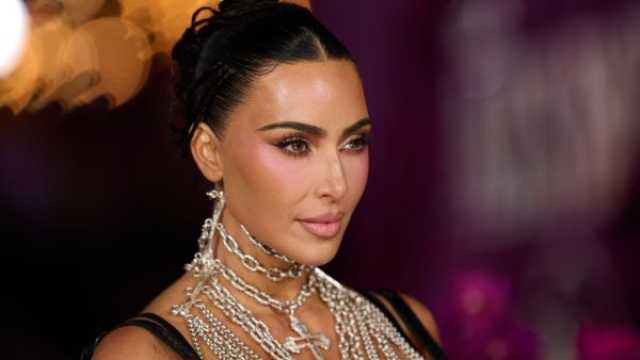 كيم كارداشيان تكشف اصابتها بها المرض الخطير خلال اعلان الموسم الجديد لمسلسلها الواقعي