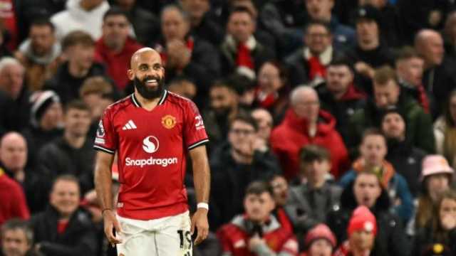 قبل الانضمام لمانشستر يونايتد..الكشف عن 4 أندية كبرى رفضها مبويمو